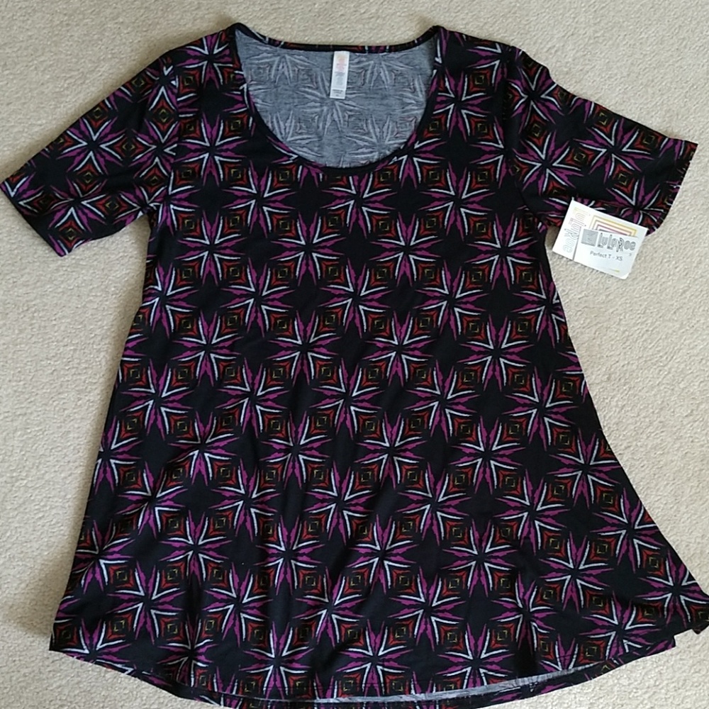 Nwt Xs lula roe  perfect tee